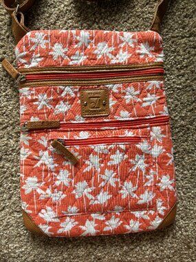 Retired Adjustable Stone Mountain Quilted Crossbody Bag Excellent Condition